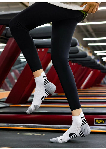 StridePro Run Socks - Run Socks – ultra-light, breathable, and durable running socks, designed for runners, marathoners, and triathletes - 5 Pairs Marathon Running Sock